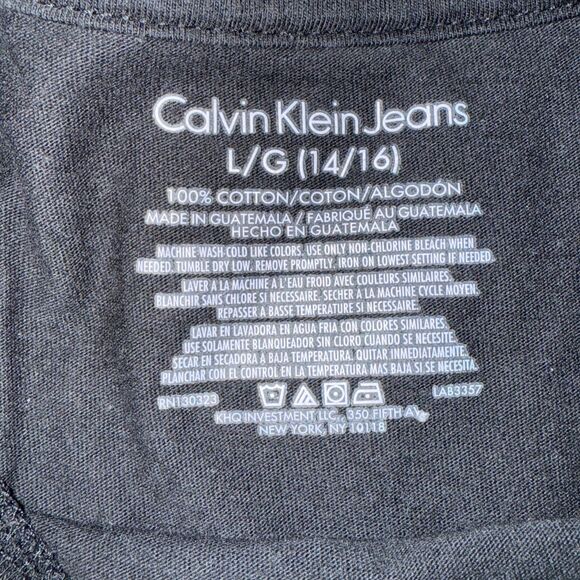 Calvin Klein Logo Graphic Print V-Neck T-Shirt Black  Boy's Large (14/16) - Picture 3 of 4